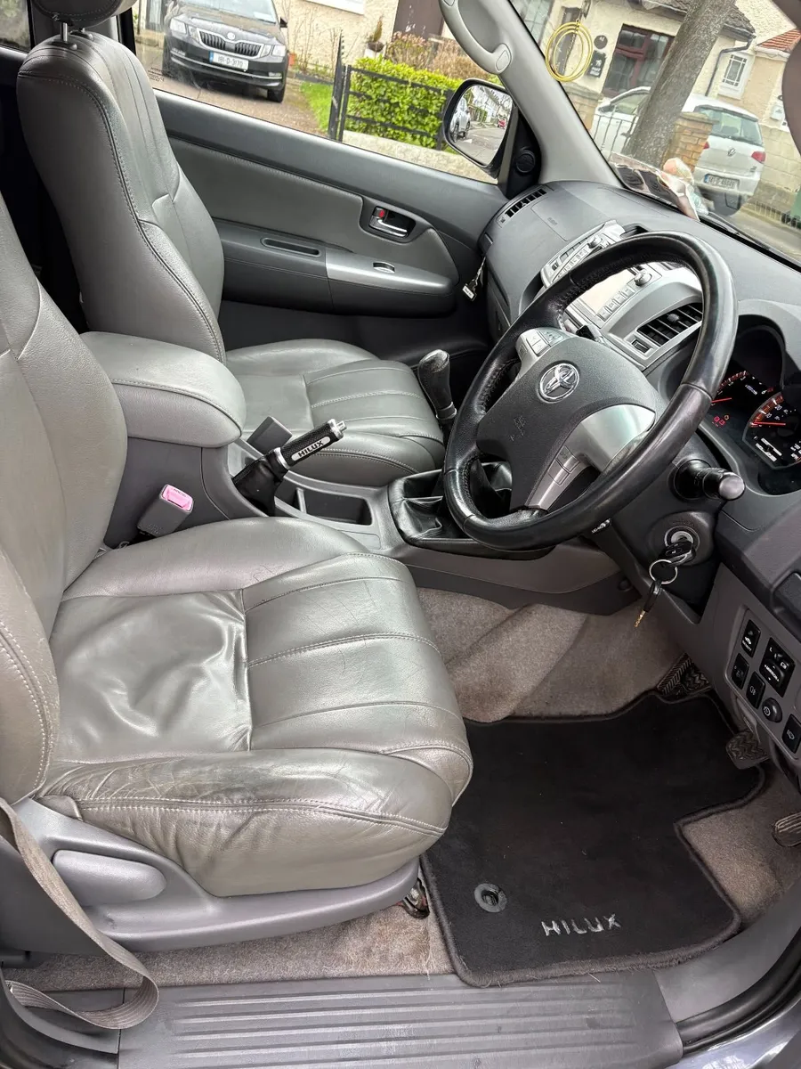 Toyota Hilux 2012 - Image 4