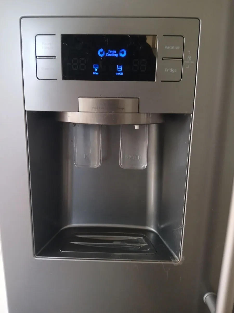 Samsung American Style Fridge Freezer - Image 2