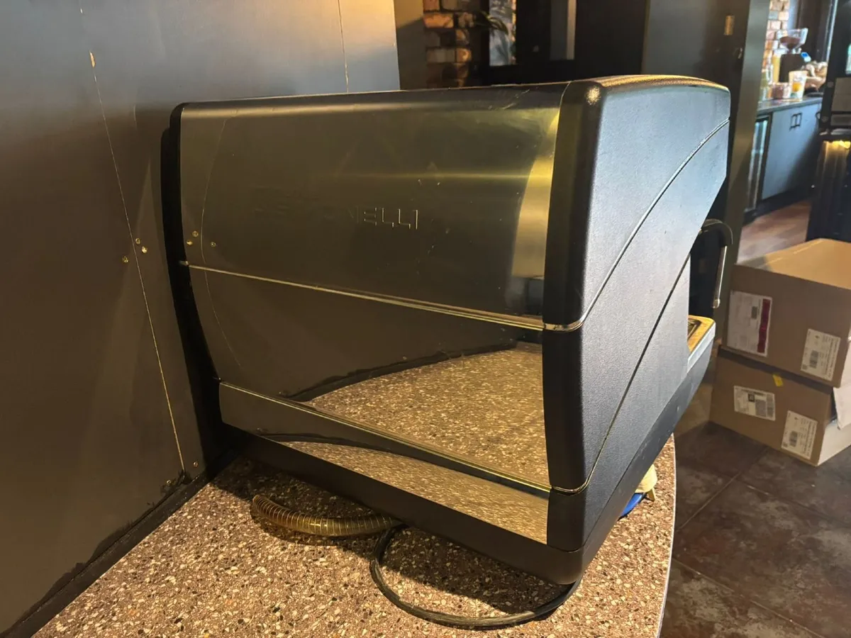 Nuova Simonelli Appia 2 Espresso Machine - Image 2