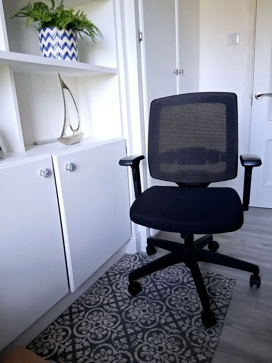 Office Chair - Image 1