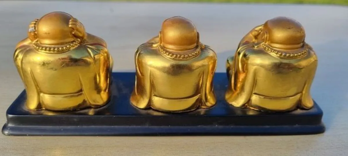 Three brass Buddha figurines - Image 4
