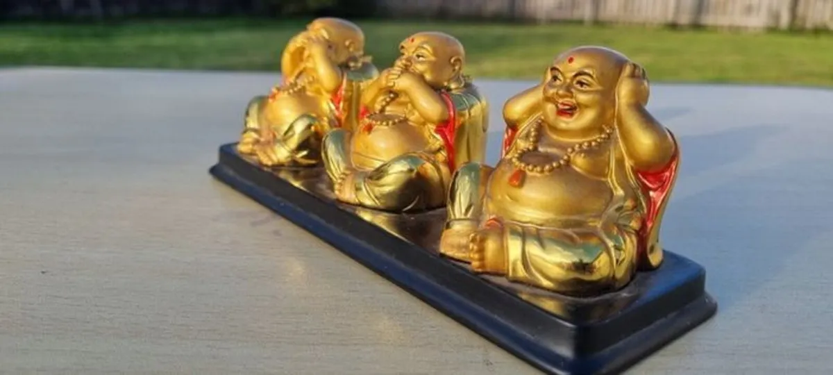 Three brass Buddha figurines - Image 3