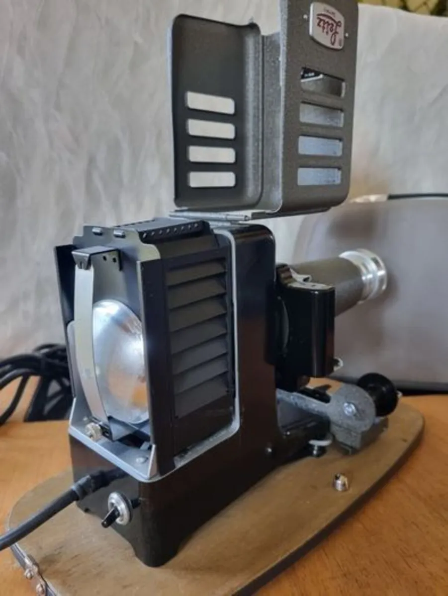 Vintage German Leitz projector - Leica - Image 4