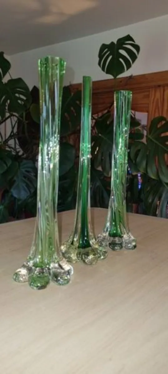 Three vintage elephant foot vases - Image 2
