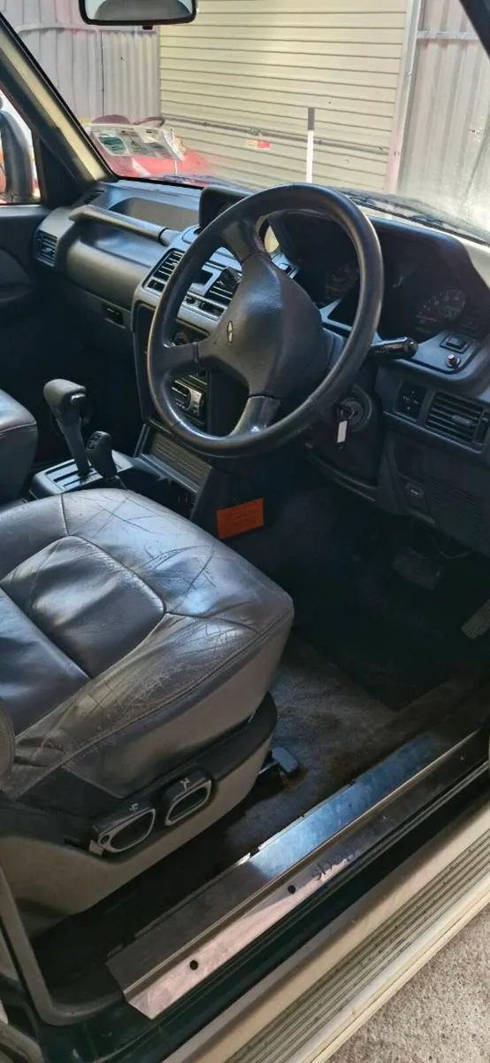 MITSUBISHI PAJERO SHOGUN GLS - Image 2