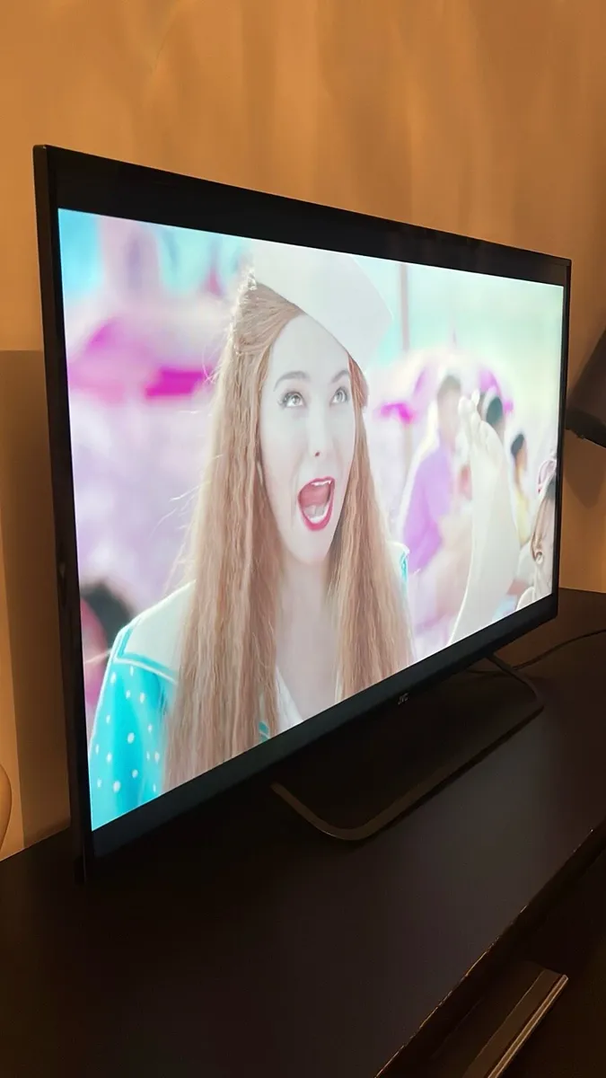 JVC 40" Smart  TV - Like New / Barely Used - Image 4