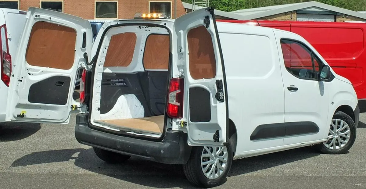 2020 Citroen Berlingo Small Panel Van - Image 3
