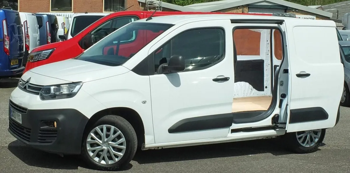 2020 Citroen Berlingo Small Panel Van - Image 2