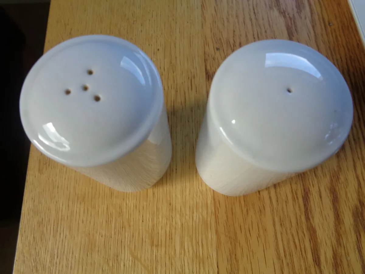 Ceramic Salt and Pepper Set for Sale - Image 3