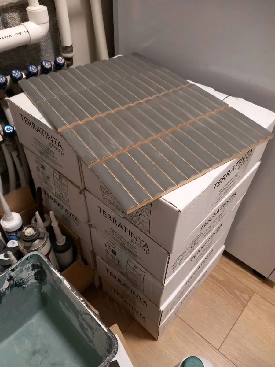 Graphite fluted Wall Tiles - Image 3