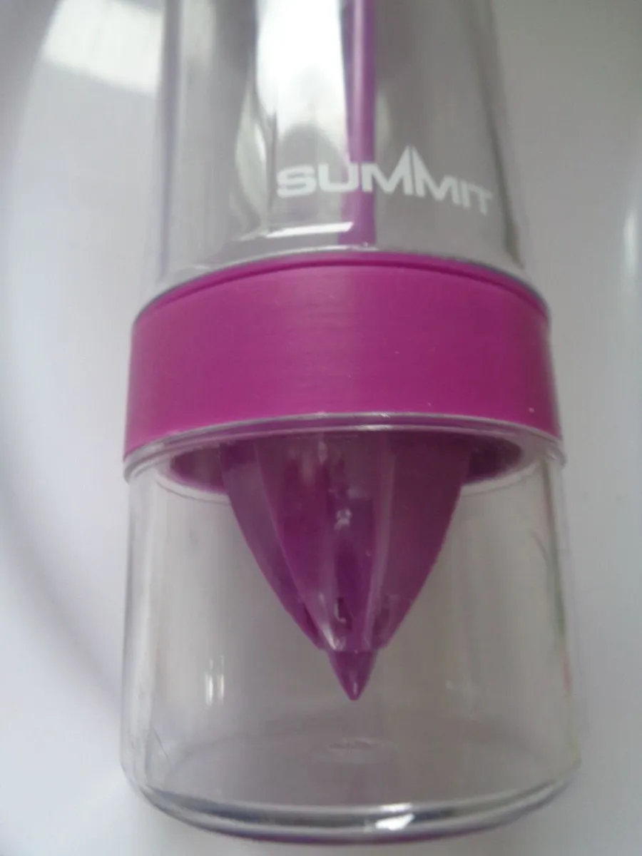 Summit Fruit Infuser Water Bottle for Sale - Image 2