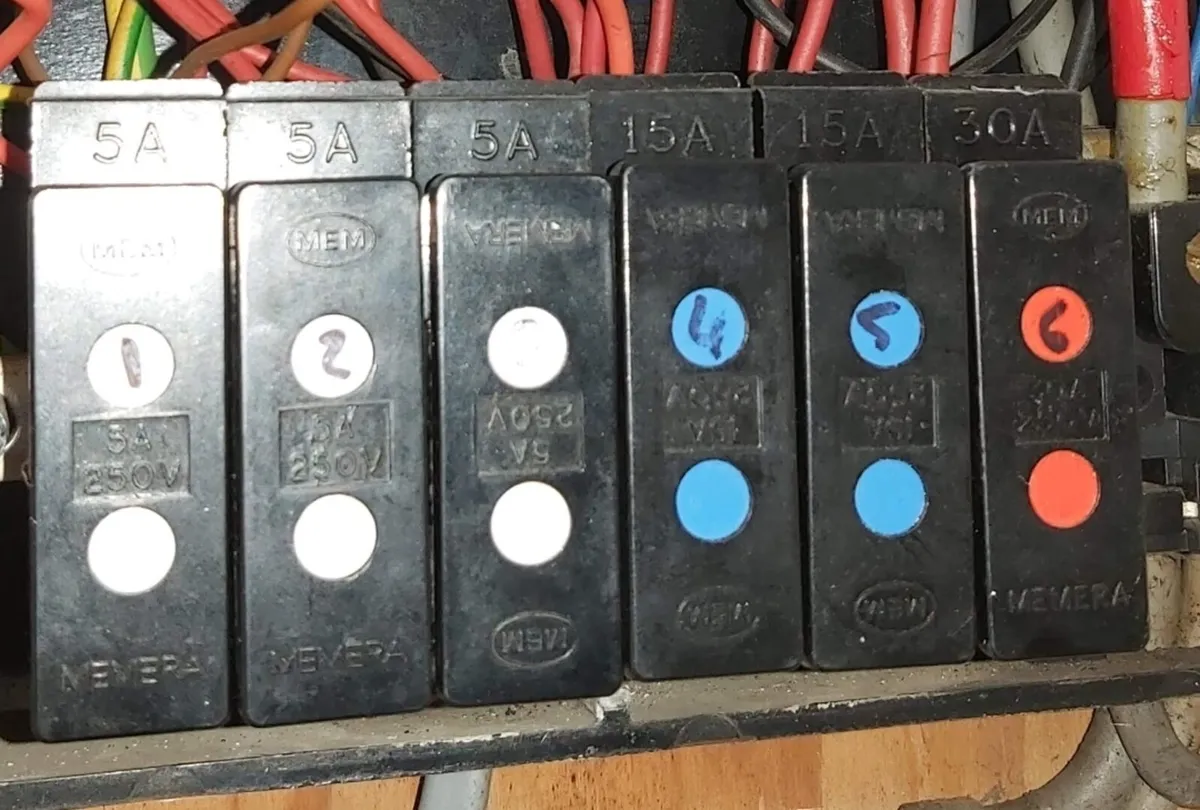 Vintage fuses - Image 1