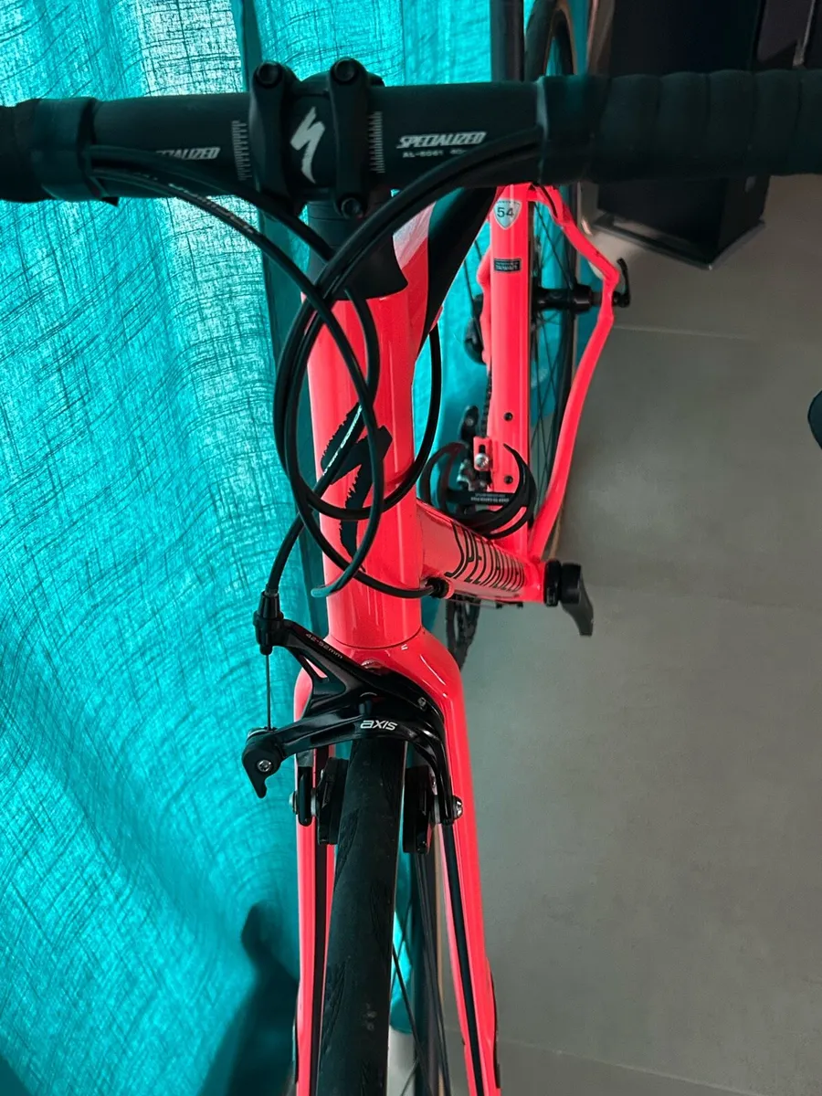 Specialised Dolce ladies road bike. Size 54. - Image 3