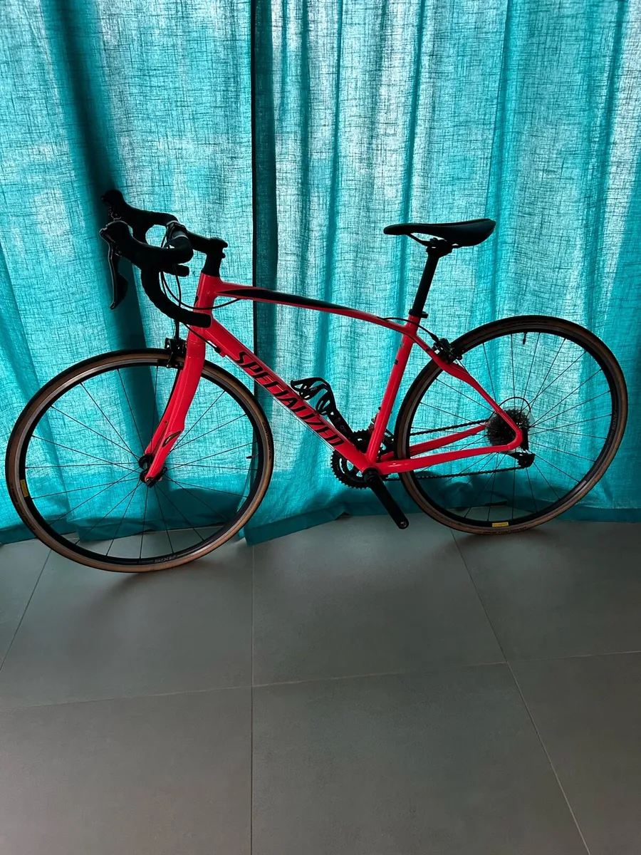 Specialised Dolce ladies road bike. Size 54. - Image 1