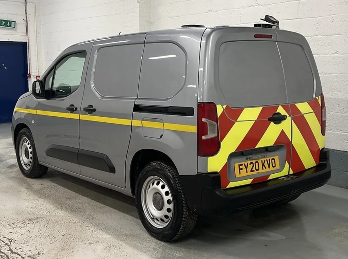 2020 Peugeot Partner Small Panel Van - Image 4