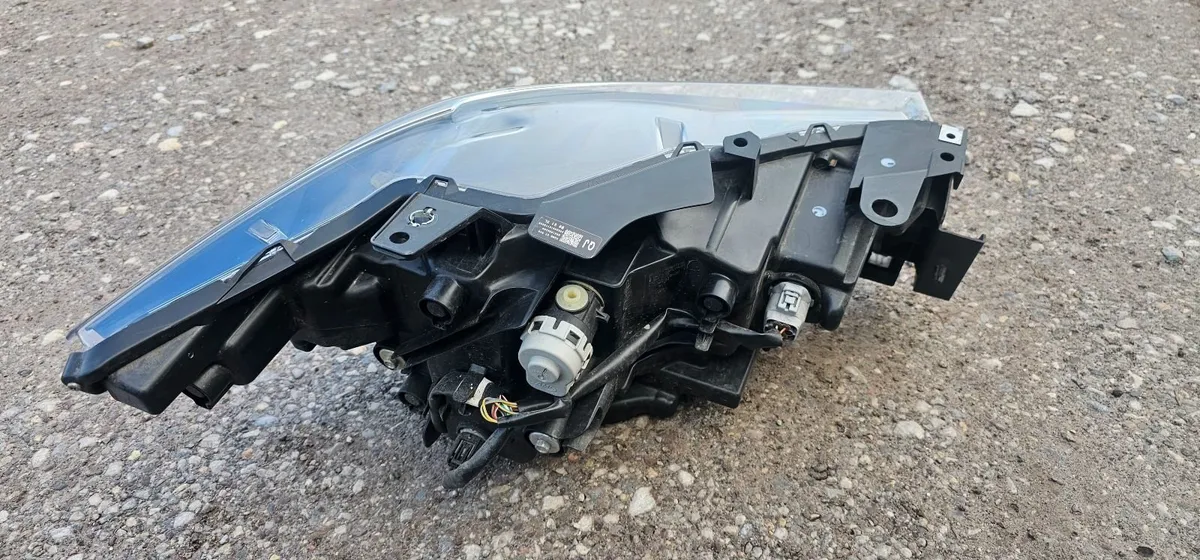 Mazda CX-5 Left side  2020 - 2025 headlight - Image 2