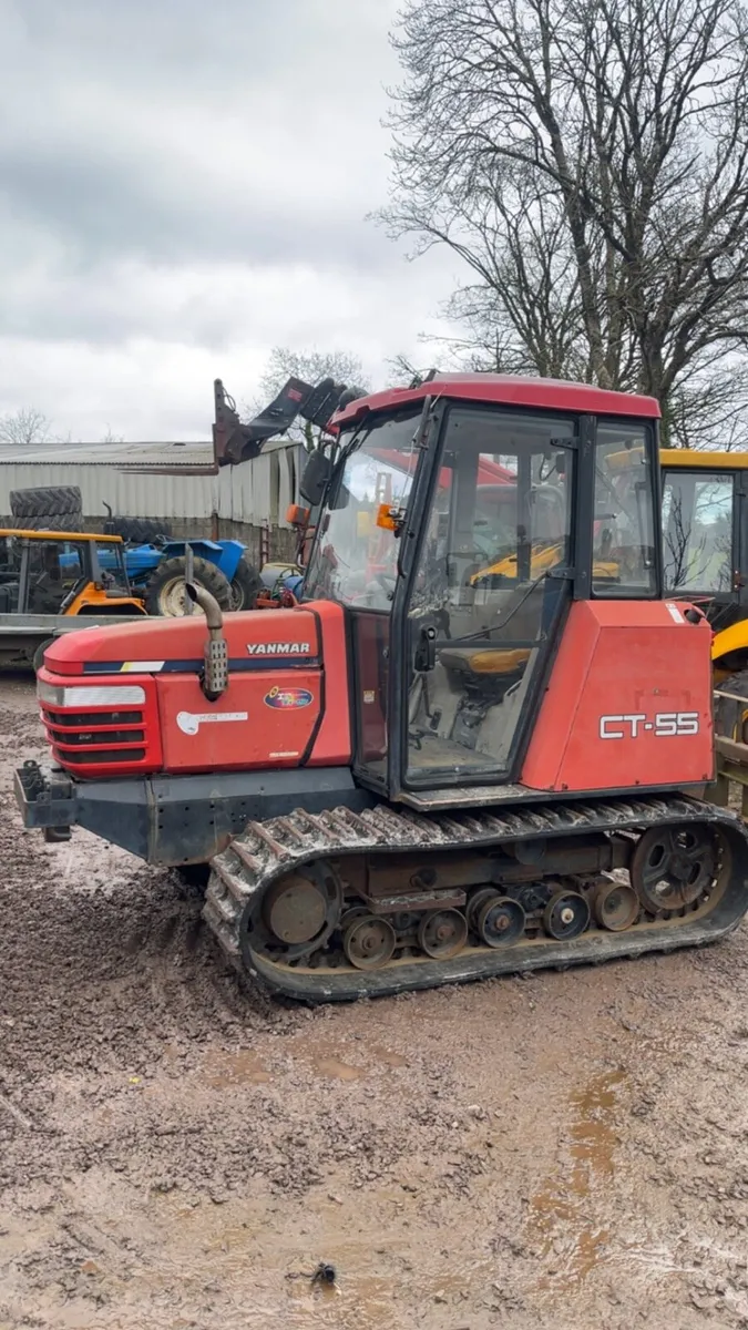 Tracked tractor - Image 1