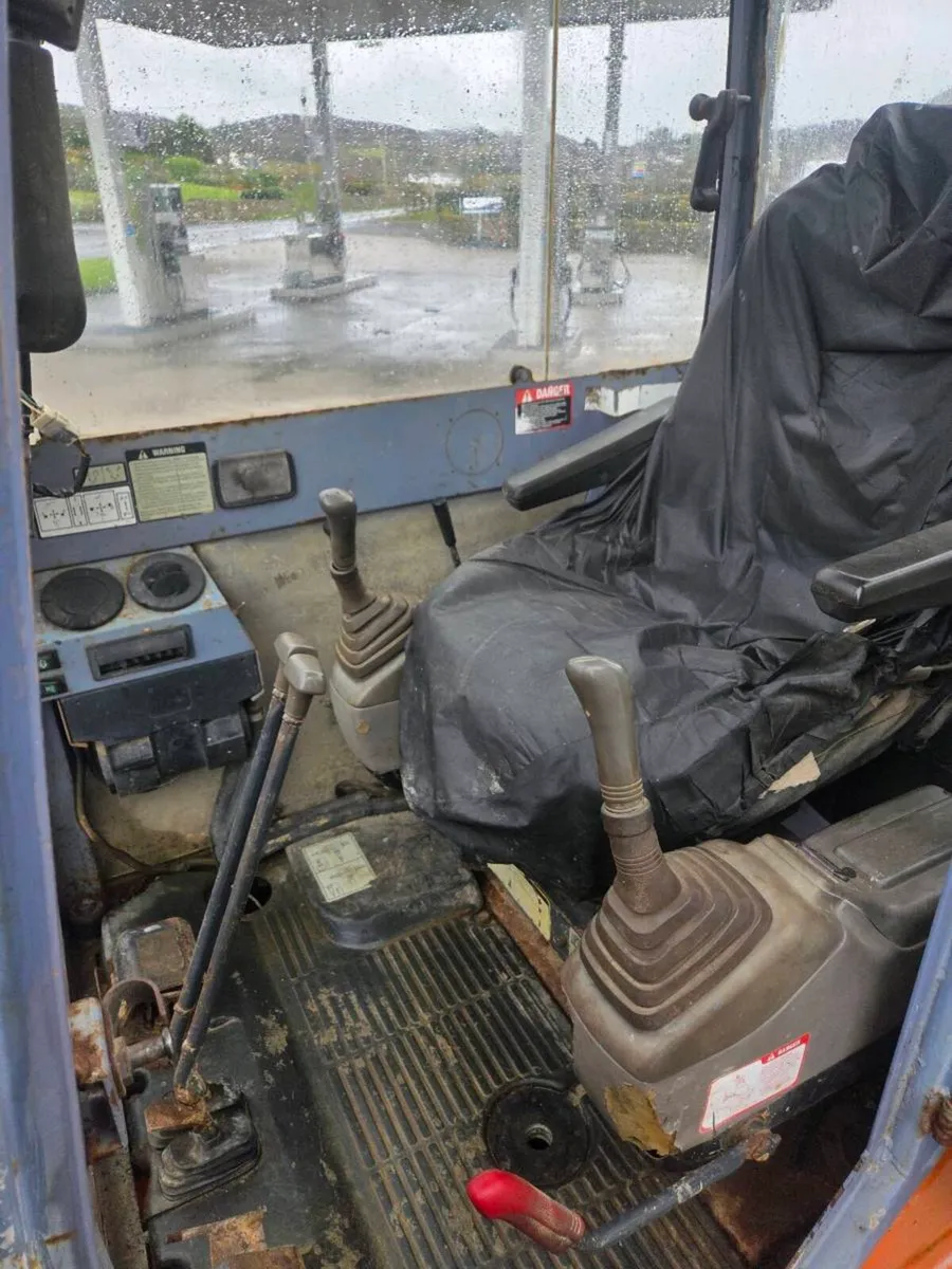 Hitachi EX45 mini digger - Image 4