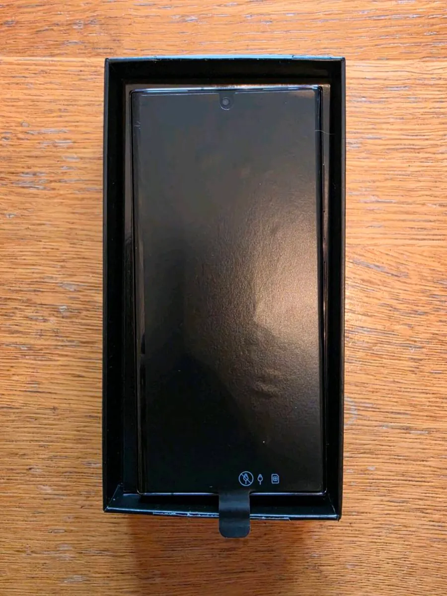 Samsung galaxy S23 Ultra and buds 2 Pro - Image 2