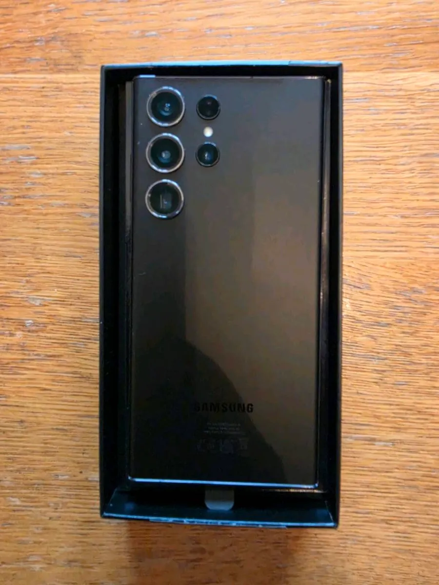 Samsung galaxy S23 Ultra and buds 2 Pro - Image 3