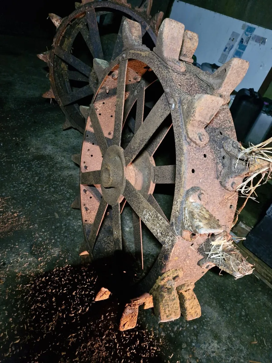 Metal Rear Tractor Wheels With Spade Teeth/Lugs - Image 1