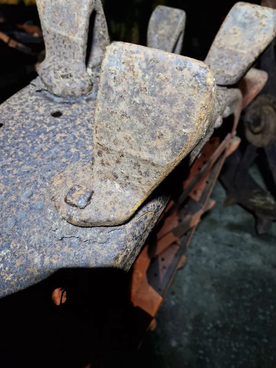 Metal Rear Tractor Wheels With Spade Teeth/Lugs - Image 4