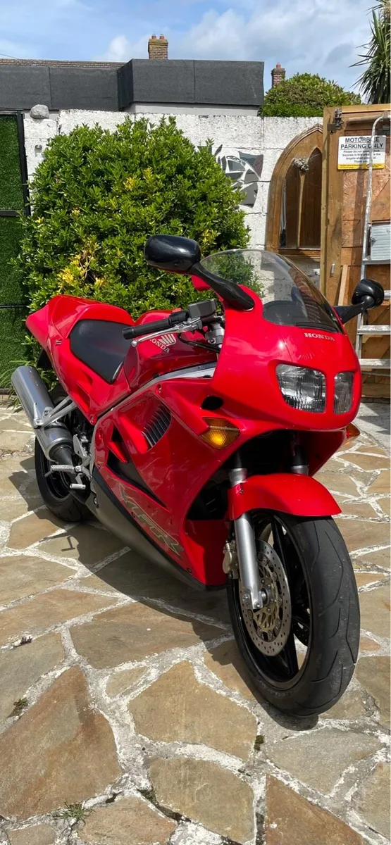 Honda vfr750f rc36 - Image 3