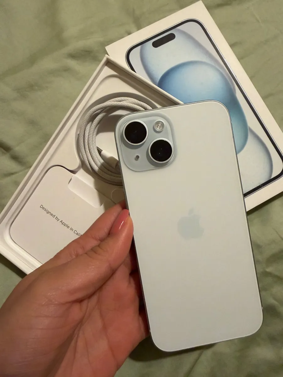 iPhone 15 - Image 1