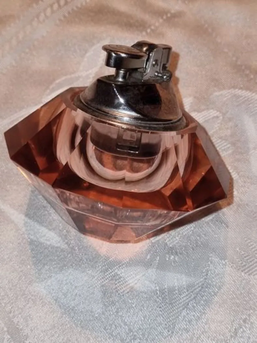 Vintage Japanese Lighter - Image 2