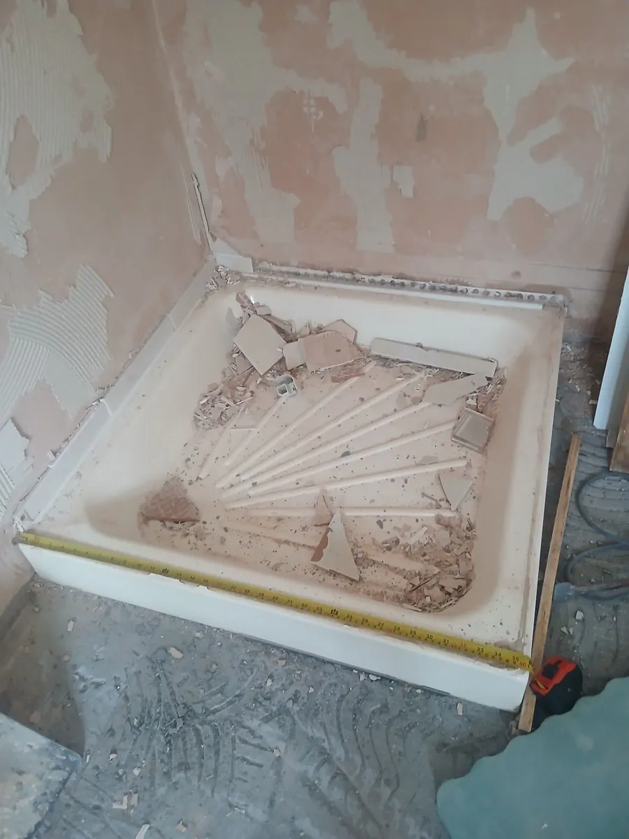 Used bathroom suite - Image 1