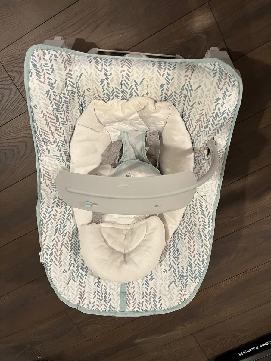 Baby bouncer chair - Image 4