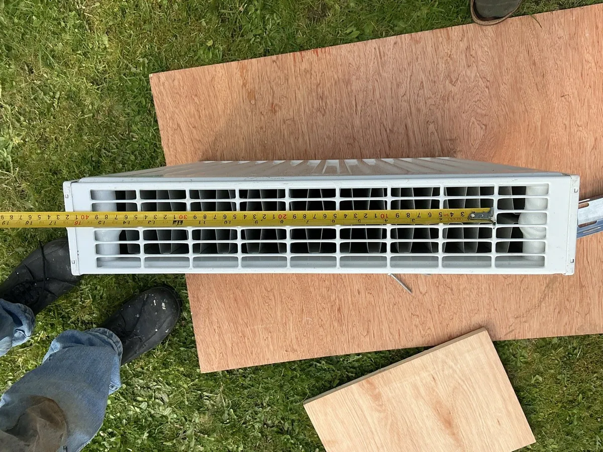 22 radiator, 50x50cm - Image 4