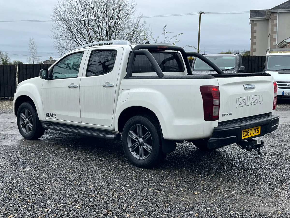 2017 ISUZU DMAX 1.9 MANUAL *BLADE MODEL* - Image 3