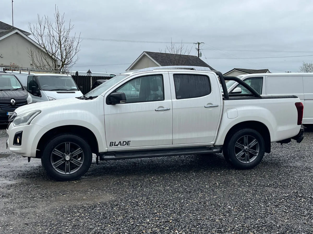 2017 ISUZU DMAX 1.9 MANUAL *BLADE MODEL* - Image 2