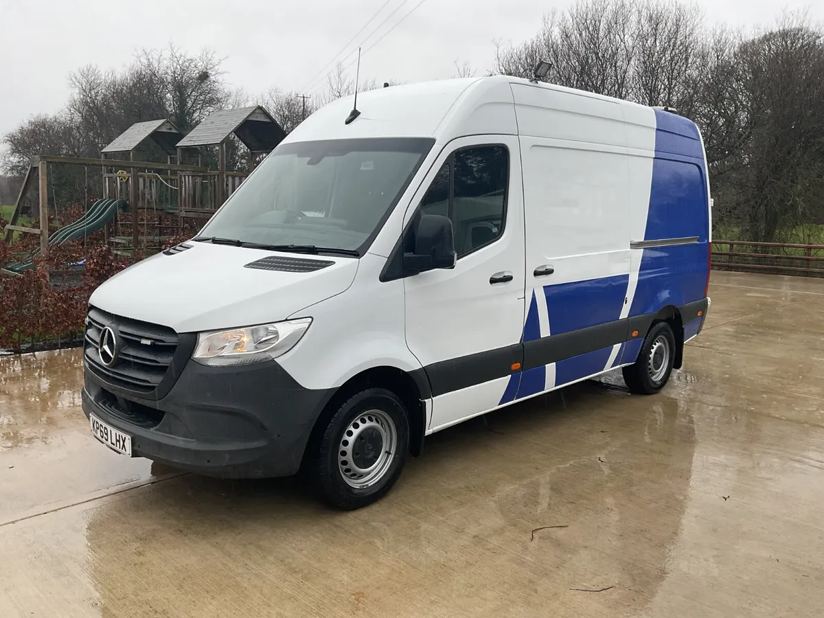 Sprinter High spec work van - Image 2
