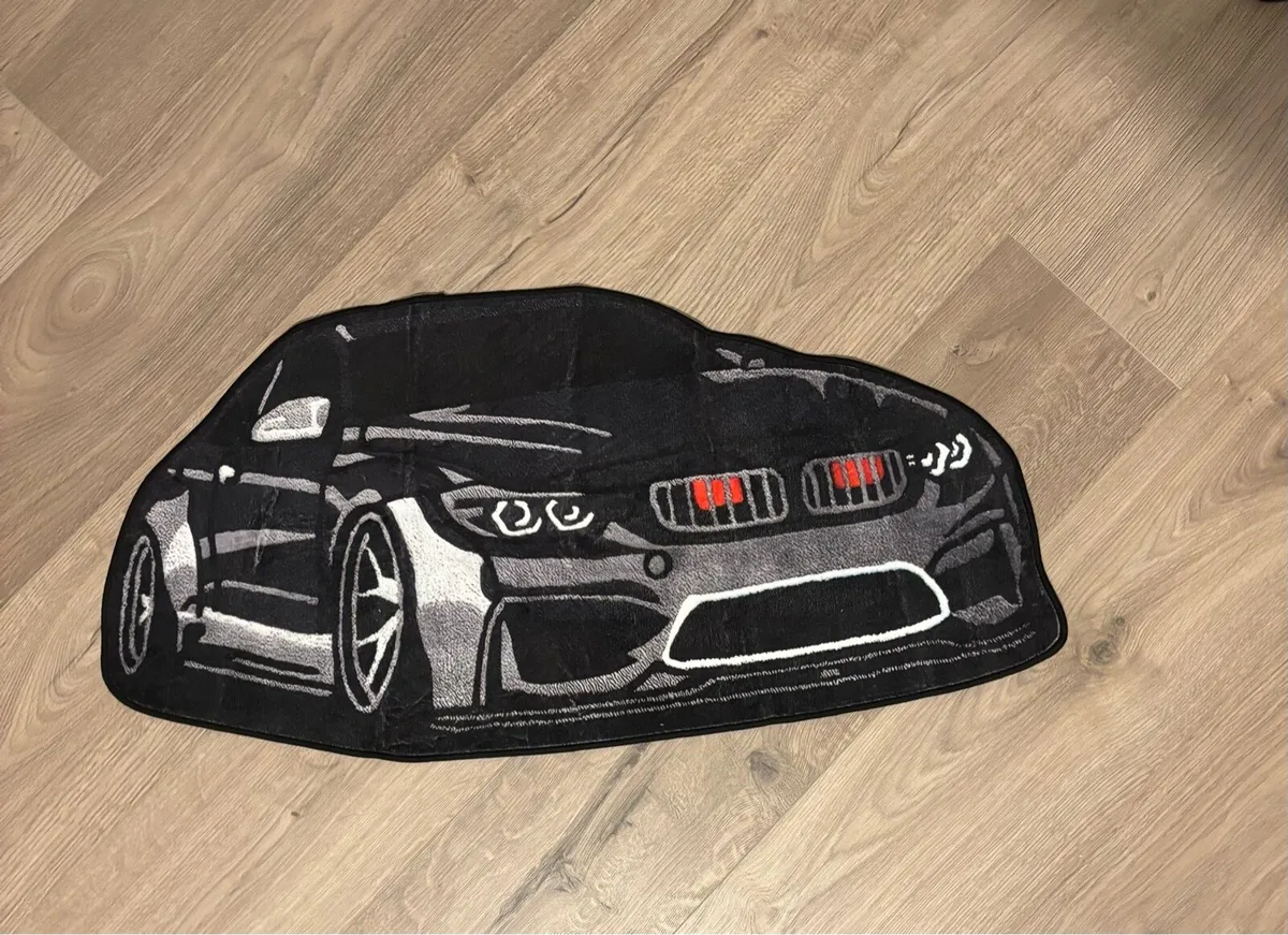 BMW floor mat - Image 1