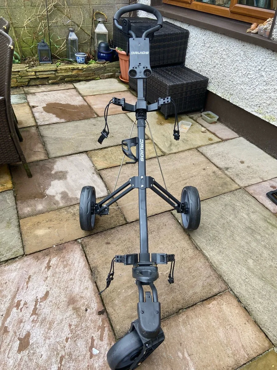 Druids. 3. Wheel. Golf. Trolley - Image 1