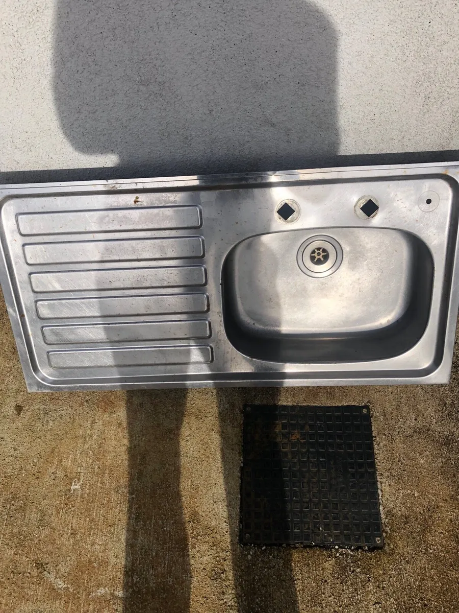 Kitchen sink - Image 1