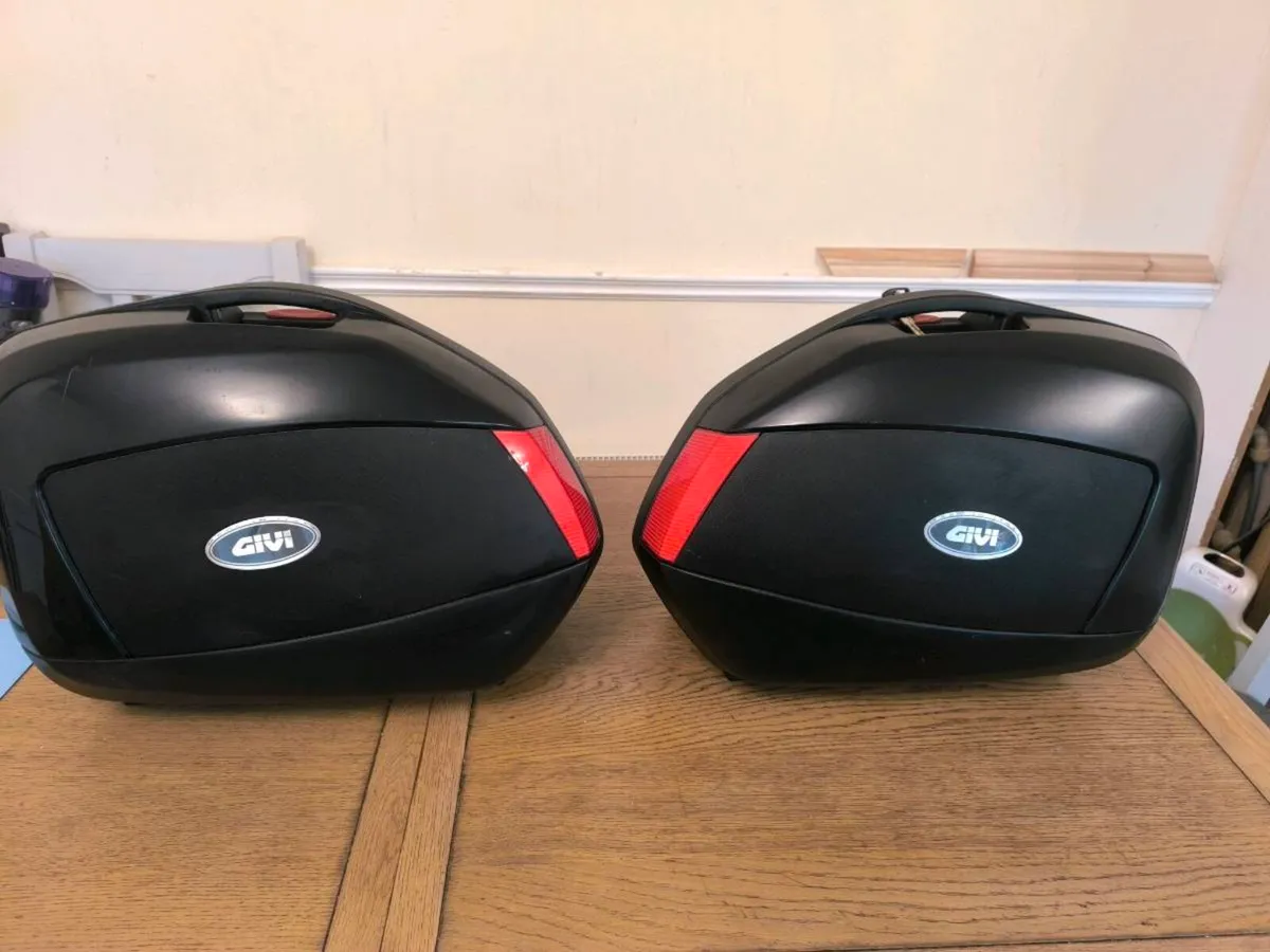 Vfr 800 luggage system - Image 1