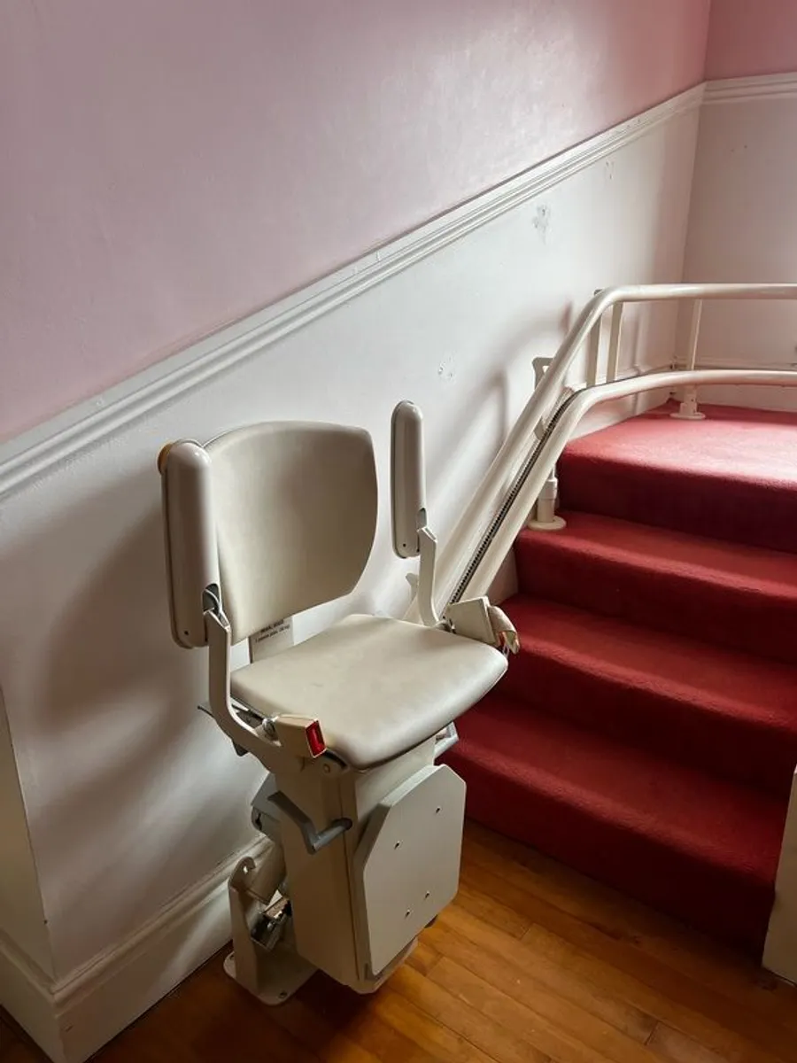 stairlift - Image 1