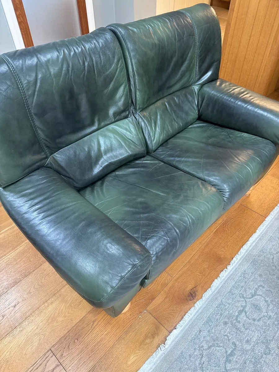 3-2-1 sofa suite. - Image 1