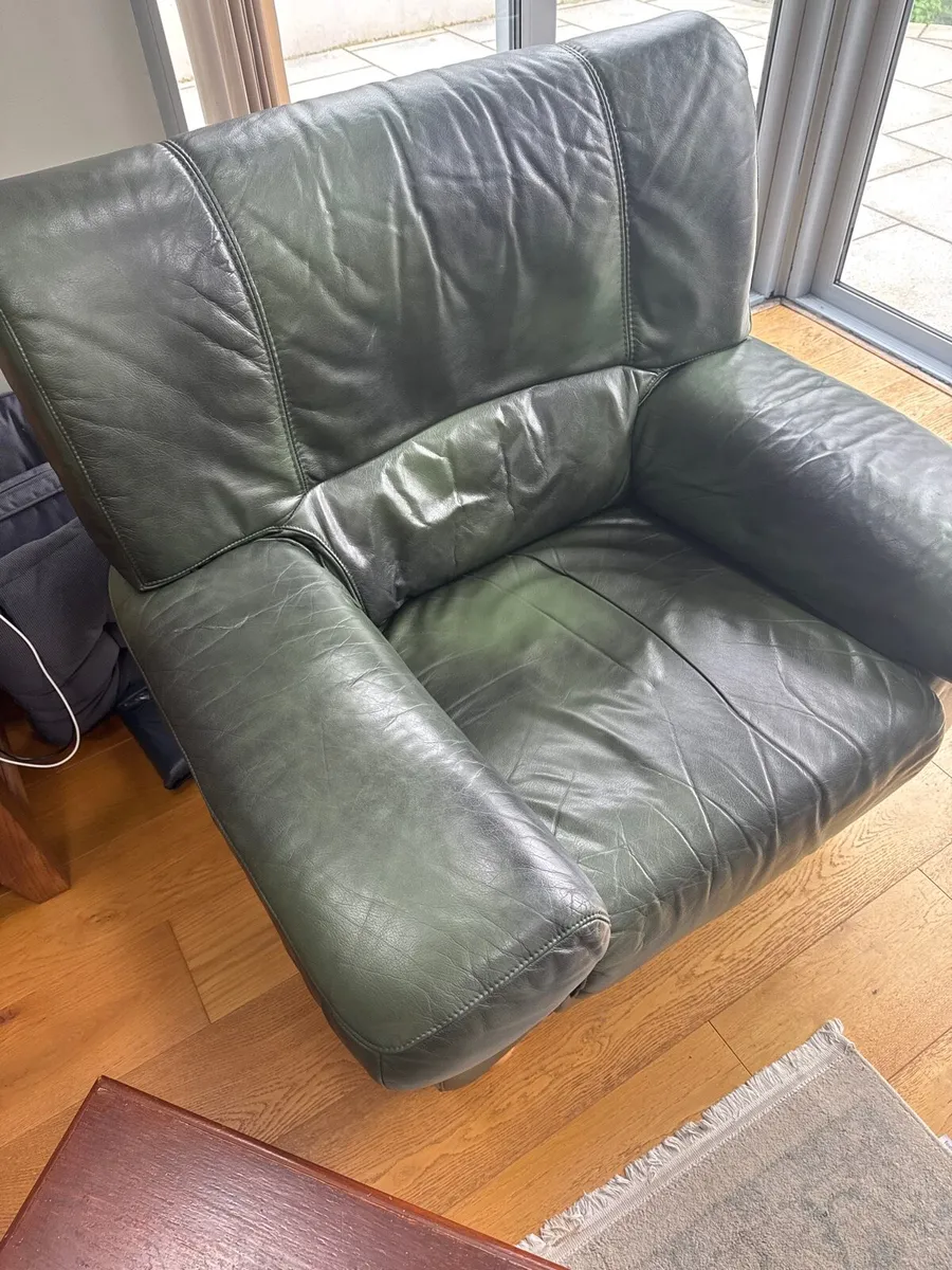 3-2-1 sofa suite. - Image 3