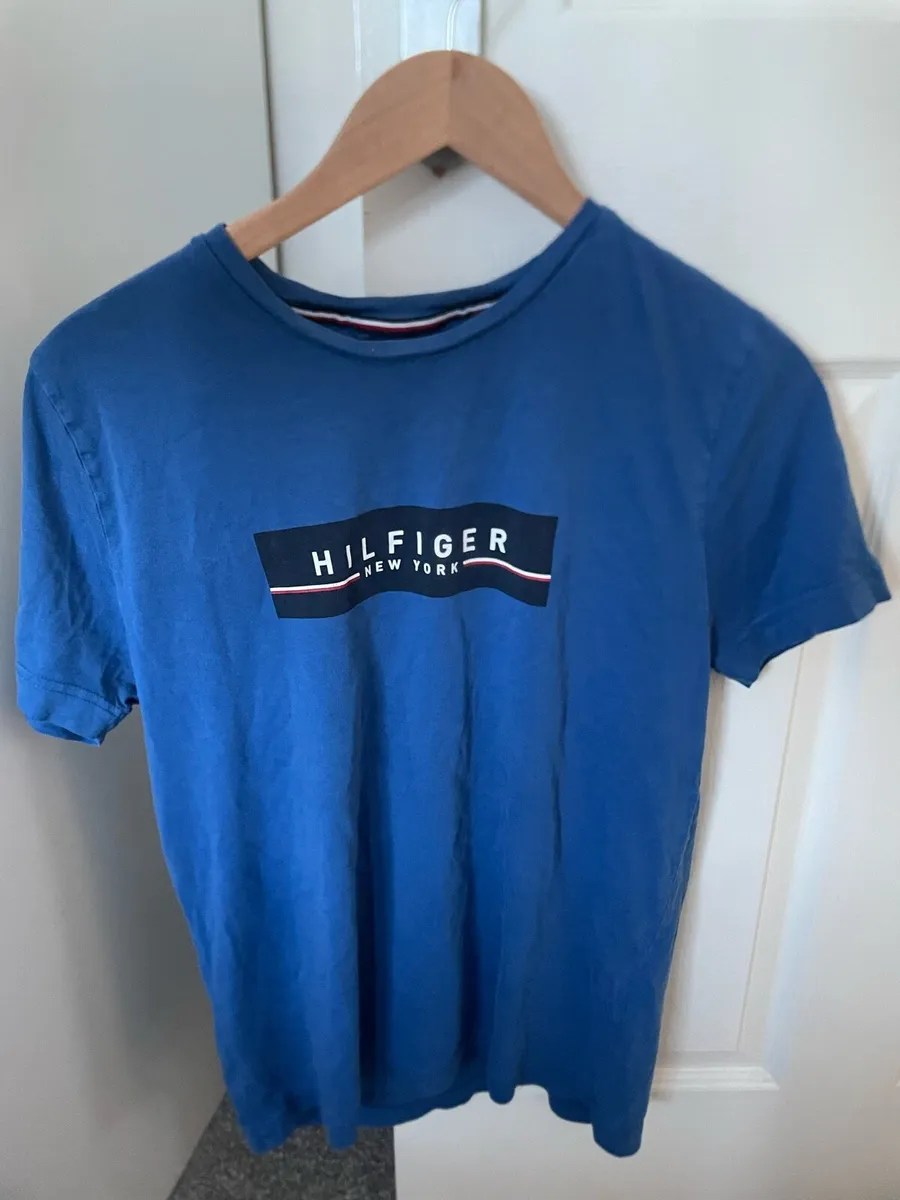 Tommy Hilfiger Navy T-Shirt - Image 1