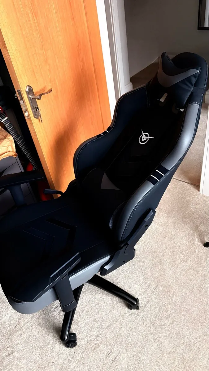 Danetta Gaming Chair - Image 3