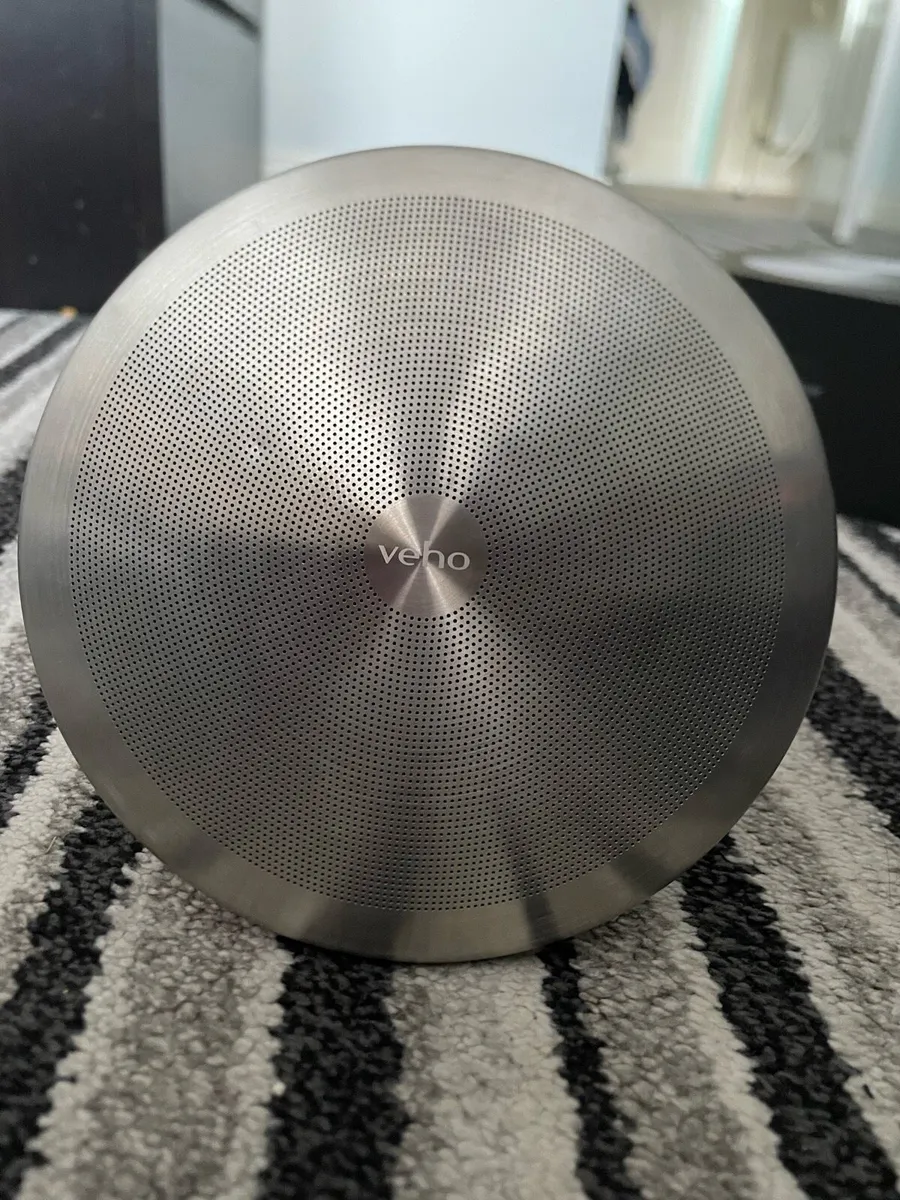 NEW Veho Bluetooth Silver Speaker - Image 3