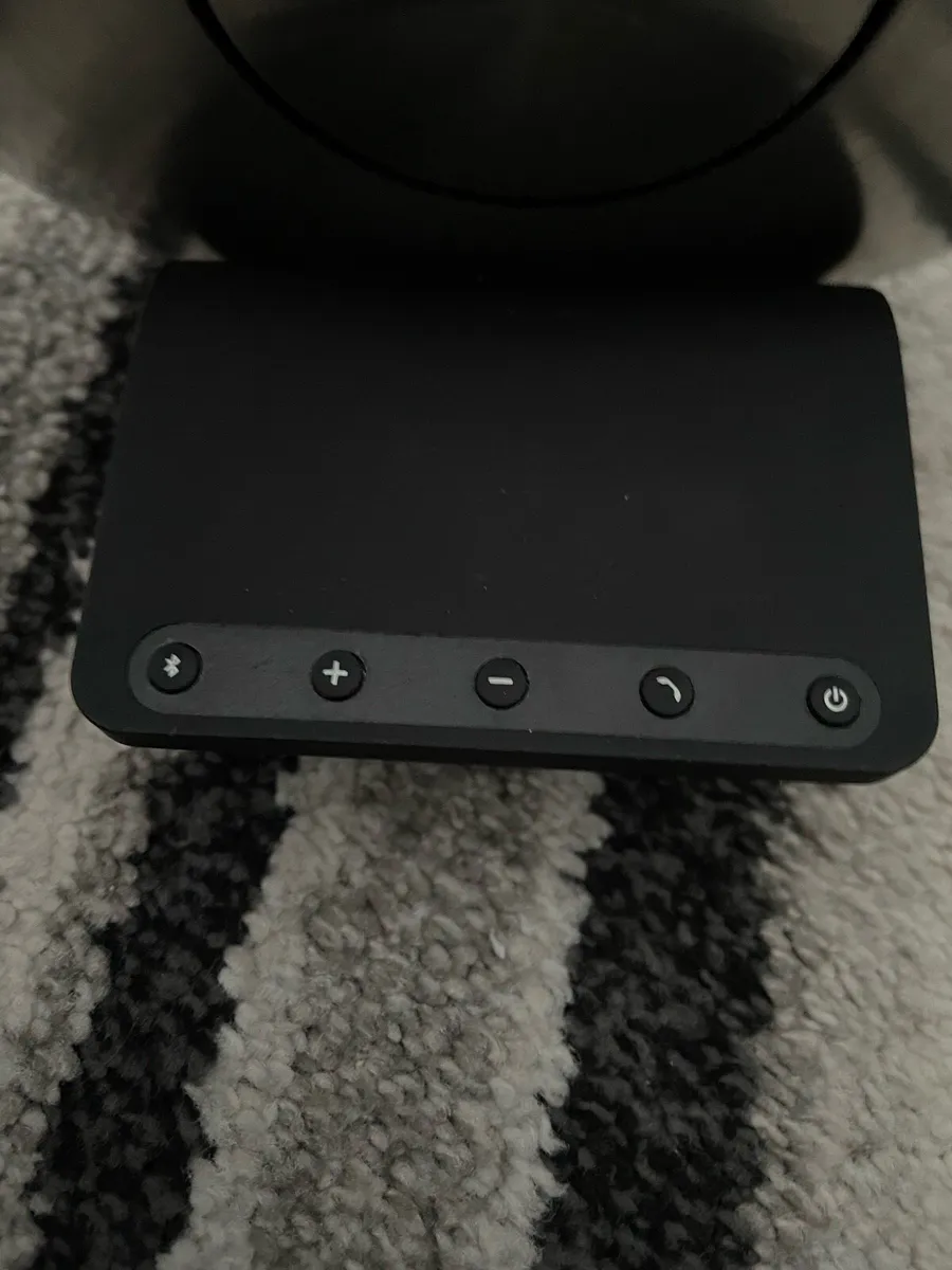 NEW Veho Bluetooth Silver Speaker - Image 4