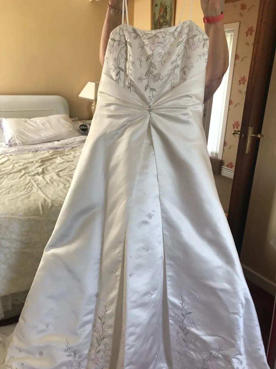 Wedding Dress - Image 4