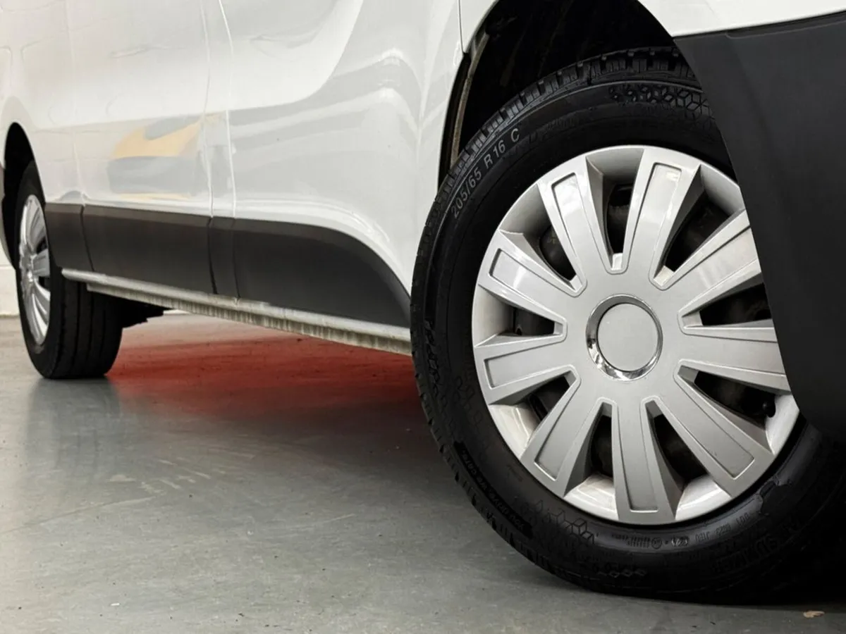 Renault Trafic LL30 Energy DCI 120 Business #13 - Image 4