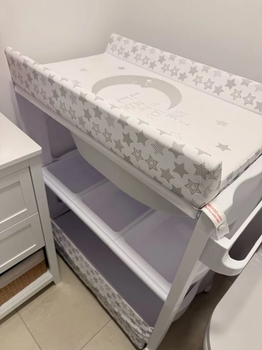 Babylo bath and changing station