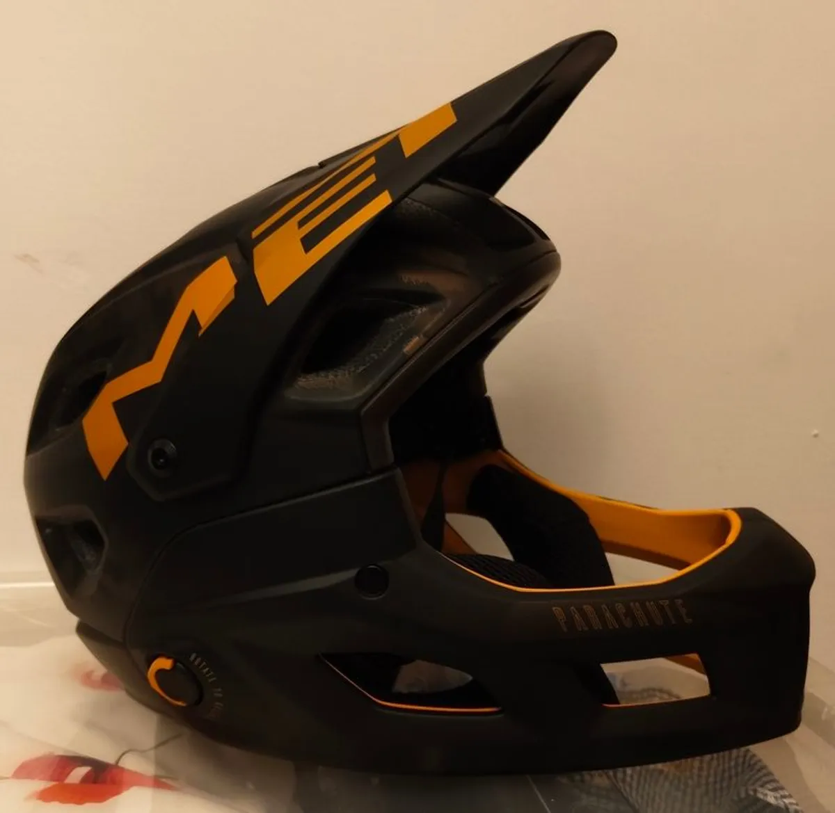 mountain bike helmet - Image 3
